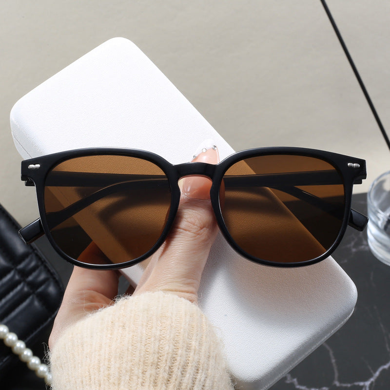 Damen modische Sonnenbrille mit transparentem Rahmen und elegantem Design Brehn