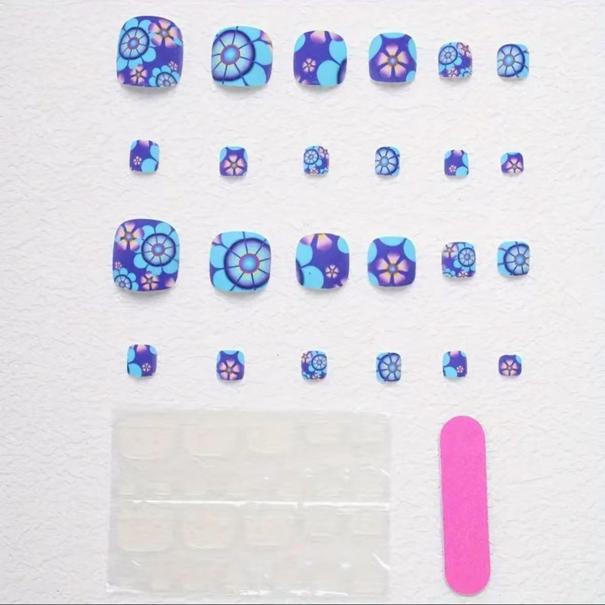 Fußnagelkunstset mit floralen Designs und mattem Finish Brehn