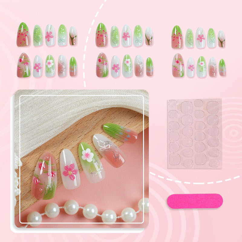 Künstlerische florale Nagelspitzen Brehn