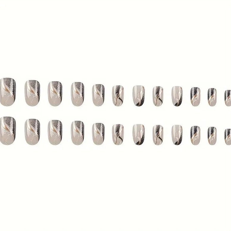 Künstlerische langanhaltende Nagelverlängerungen Brehn