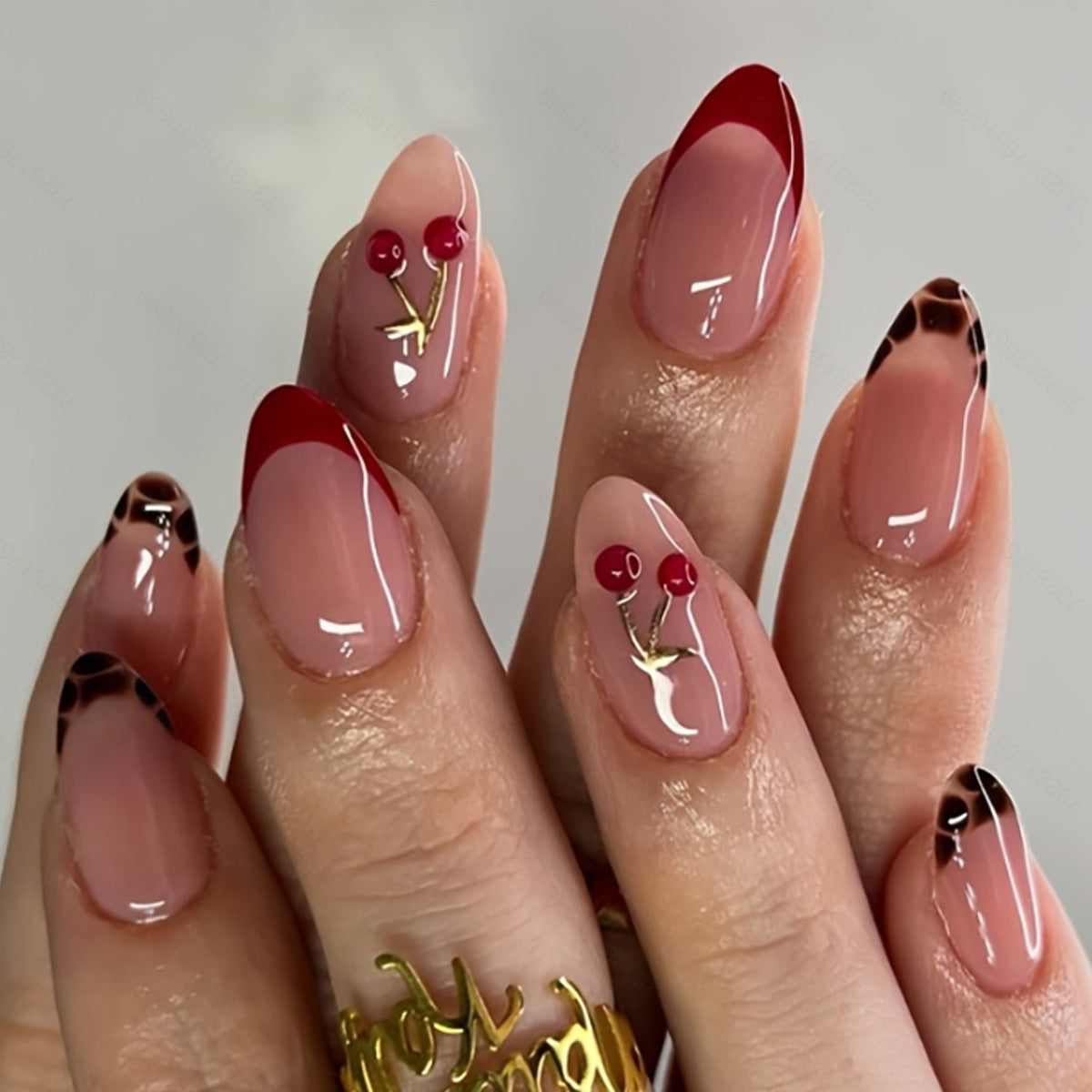 Trendiges French Tip Nagelkunstset Brehn