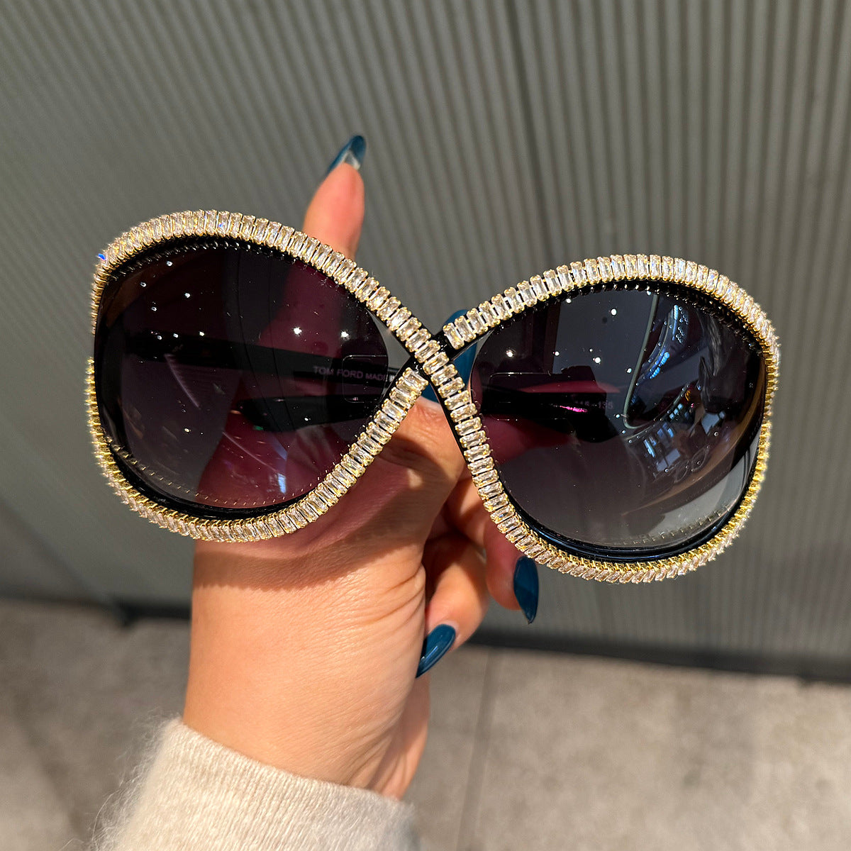 Damen Trendige Sonnenbrille mit funkelndem Kristalldekor Brehn