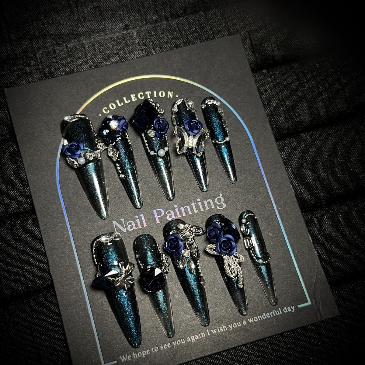 Glamorous Stiletto Press-On Nagel Set mit floralen Verzierungen