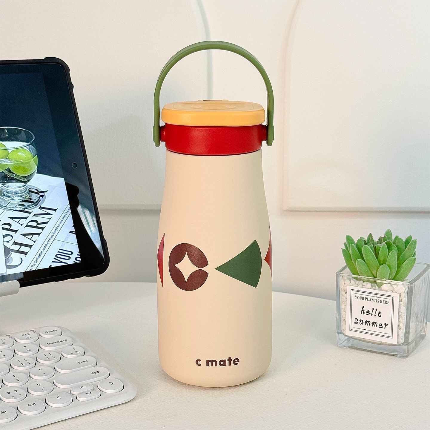 Damen Isolierte Trinkflasche mit praktischem Trageriemen Brehn