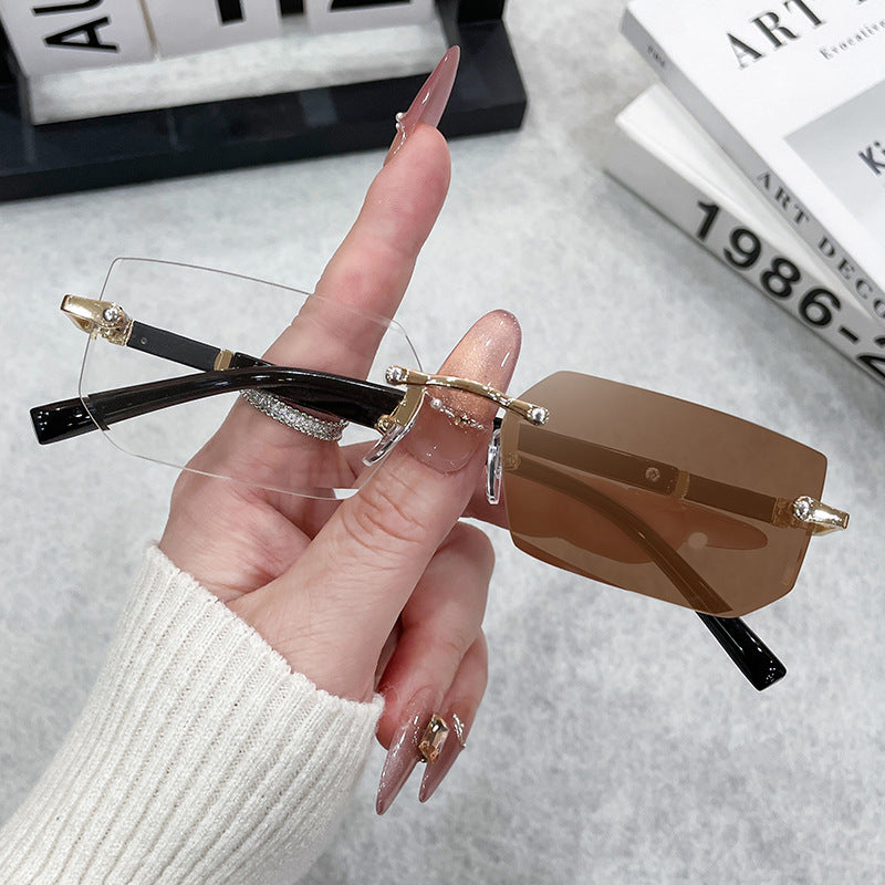 Damen stilvolle Designer-Brille mit multifunktionalen Gläsern Brehn