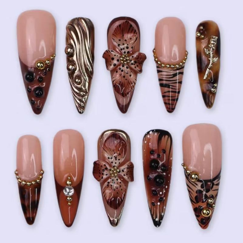 Künstlerisches Press-On-Nagelkunst-Set mit floralem und abstraktem Design Brehn