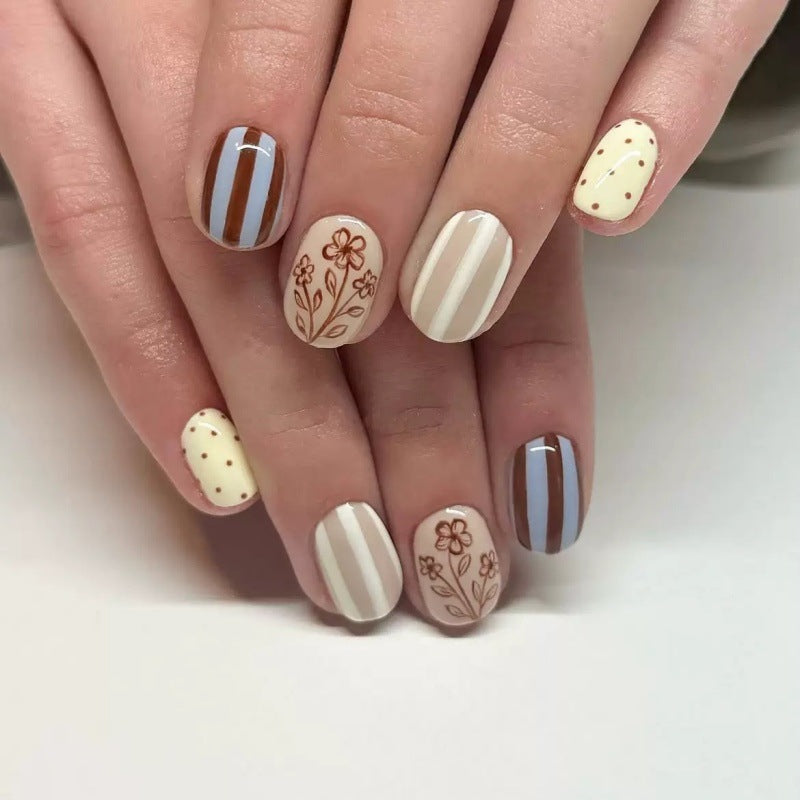 Kreative Nagelkunst Brehn