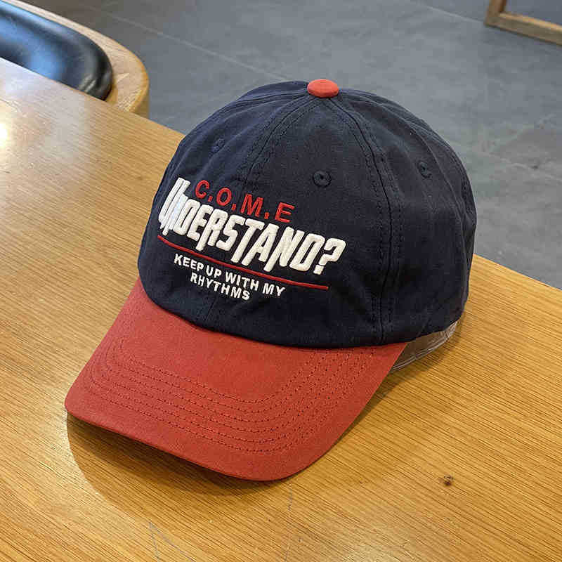 Frauen Playful Bestickte Statement Cap Brehn
