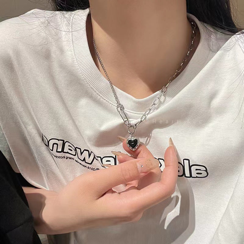 Herzförmige Anhängerhalskette mit Kette Brehn