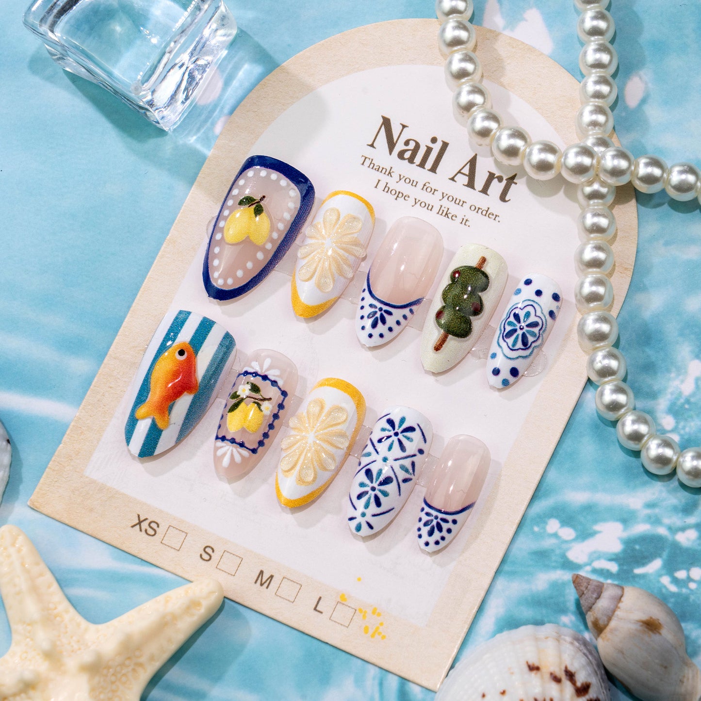 Künstlerisch thematisiertes Press-On Nail Set Brehn