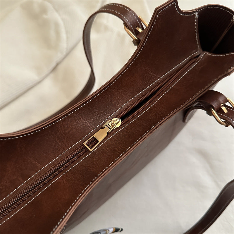 Elegante Faux-Leder Tote Handtasche mit Schal-Detail
