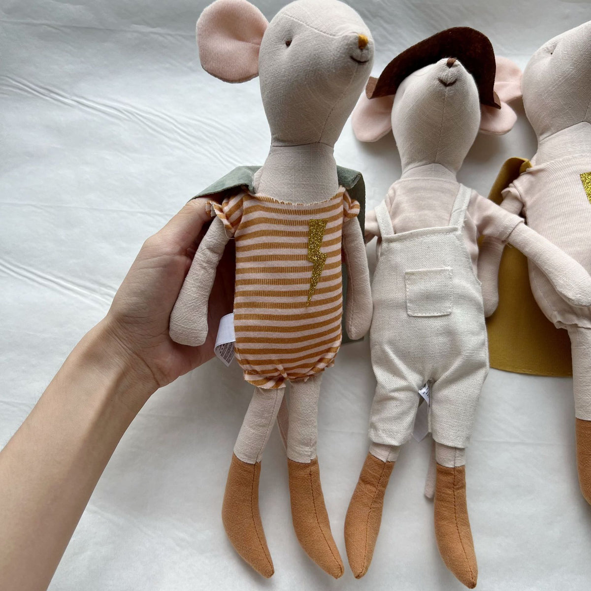 Handgefertigte Superhelden-Maus-Plüschpuppe mit abnehmbarem Umhang