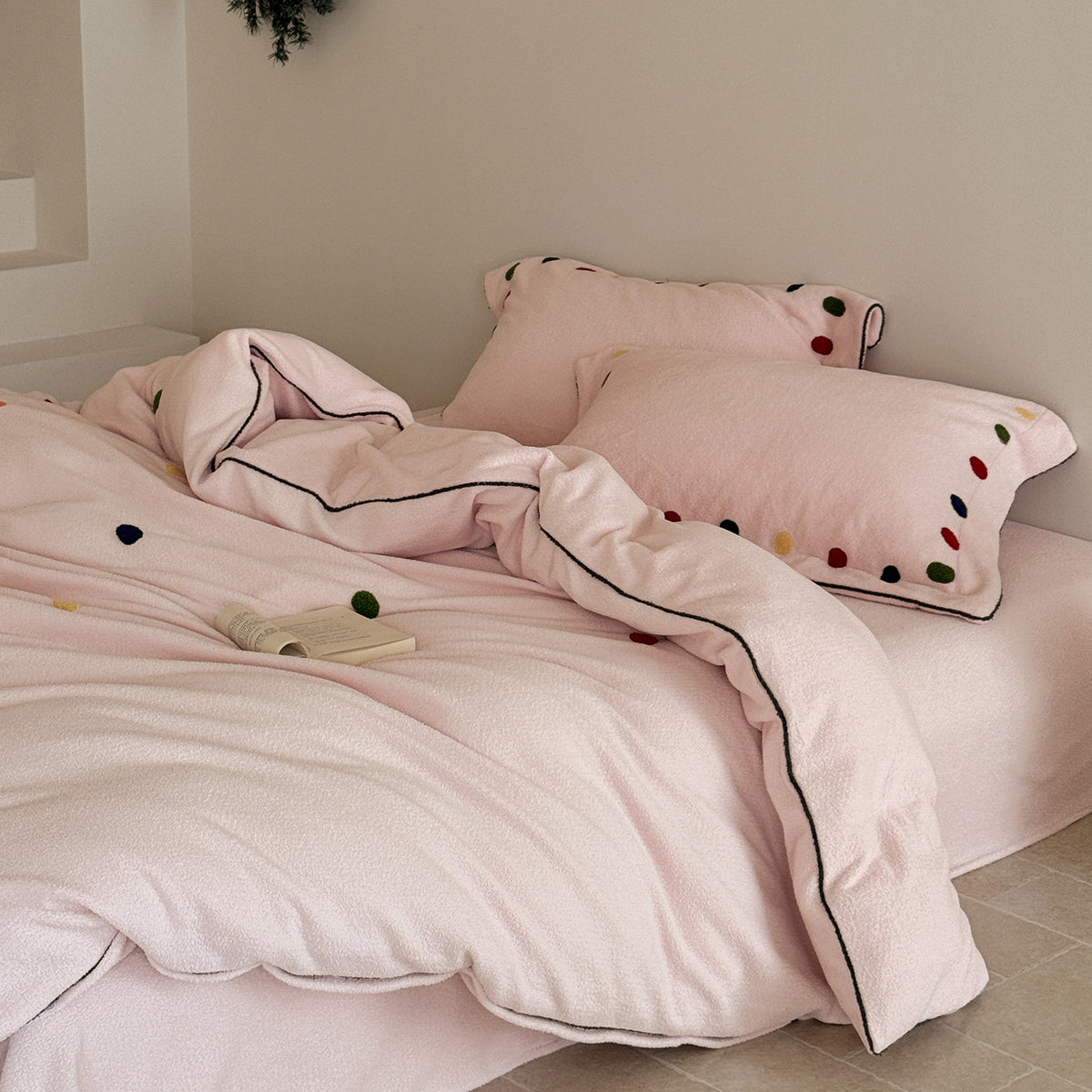 Luxuriöses Besticktes Bettbezug- und Kissenbezug-Set mit Kontrastpaspel Plush Fleece Bettwäsche