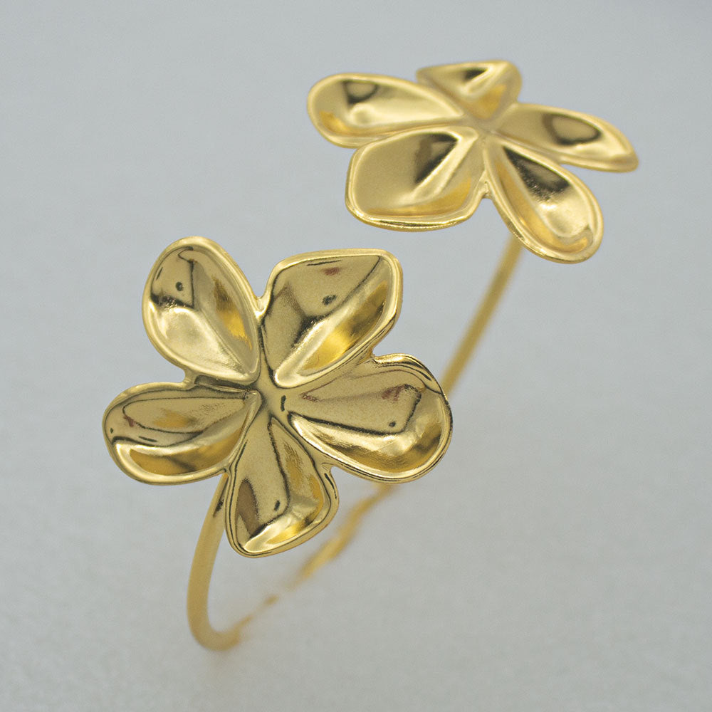 Elegante Blumen Armreif Brehn