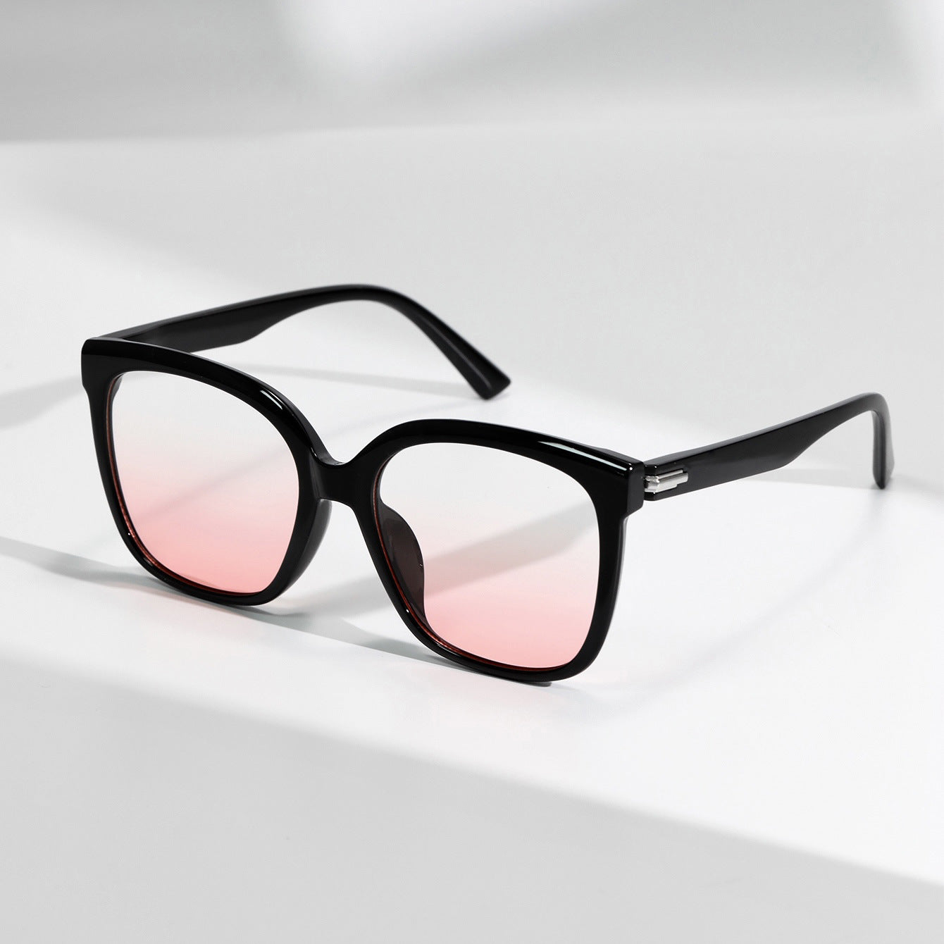 Damen stilvolle quadratische Sonnenbrille mit sanften Gläsern Brehn