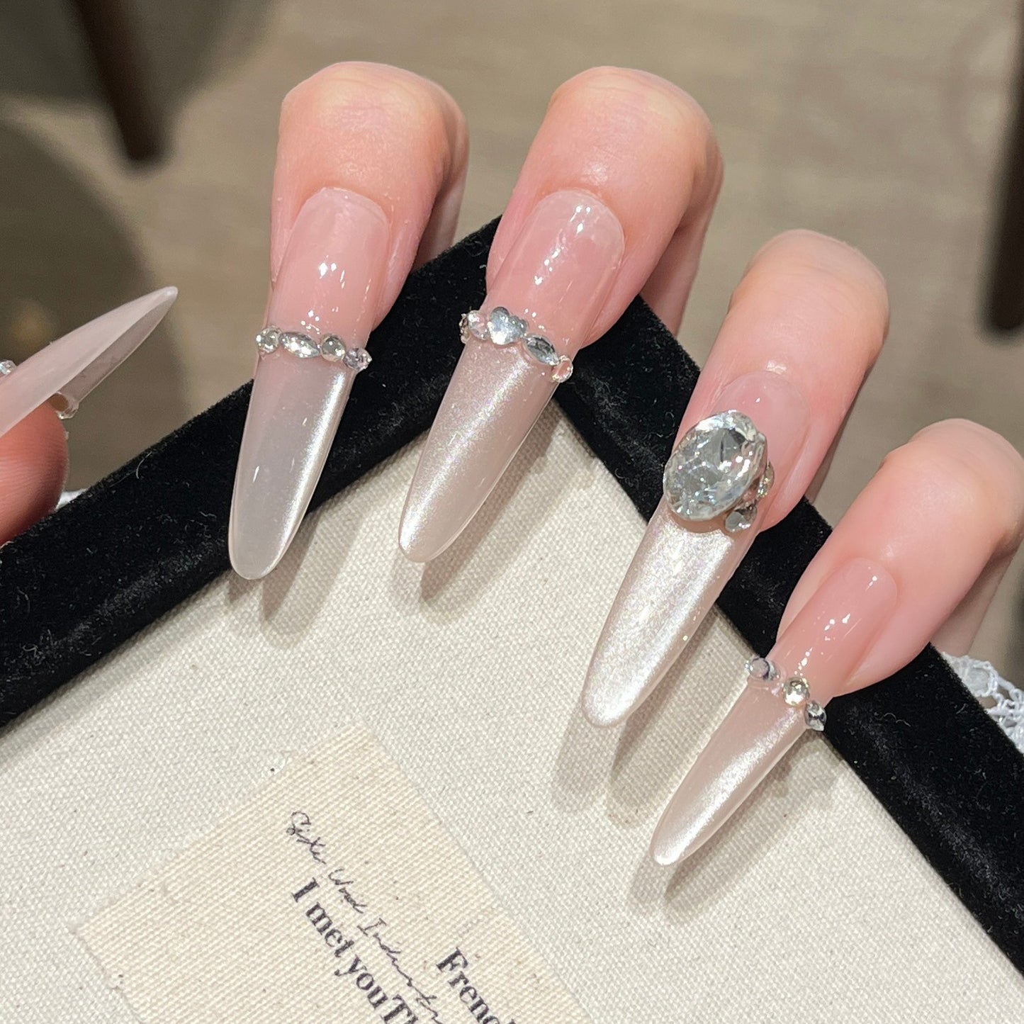 Luxus mit Strass verziertes Press-On-Nail-Set Brehn