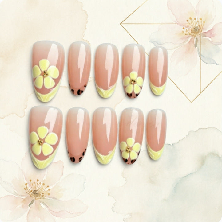 Kunstnegel mit Blumigem Motiv Brehn