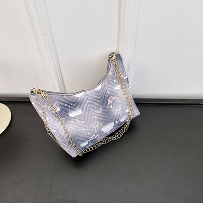 Gepolsterte Clutch-Handtasche mit Ketten-Detail