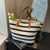 Stylische gestreifte Strandtasche Brehn