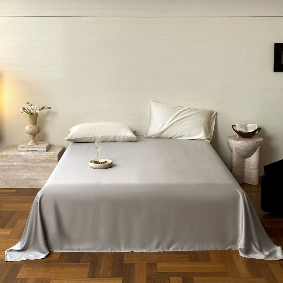 Luxuriöses Satin-Bettwäscheset mit seidig-glatter Oberfläche, Wendefunktion und Hotelverschluss