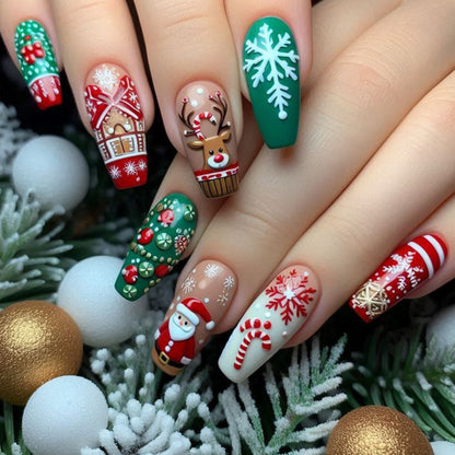 Festliche, weihnachtlich gestaltete 3D-Nagelkunstverlängerungen Brehn