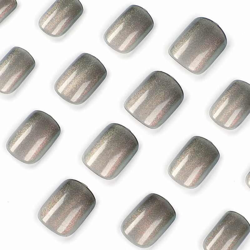 Kunstvolle Gel-Nägel mit Glitzer-Gradienten Brehn
