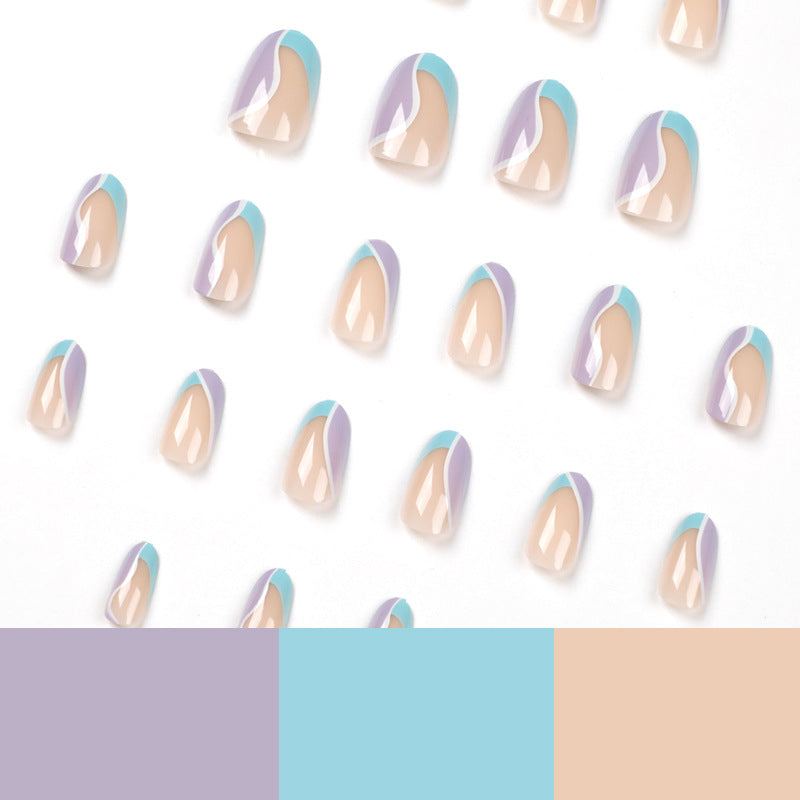 Kunstvolle Nagelkunst mit elegantem Design Brehn