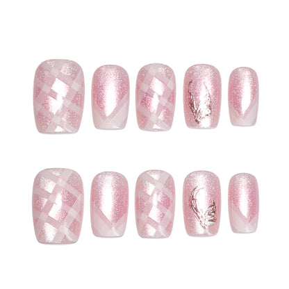 Nagelkunstset mit glamourösem Glitzer- und Schrägdesign Brehn