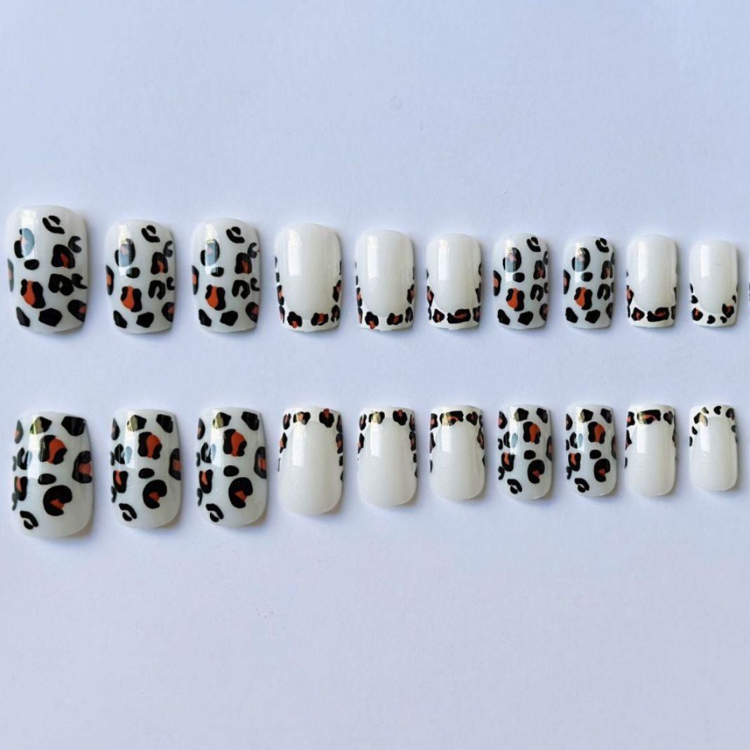 Elegantes Leopardenmuster Nagel Kunst Set