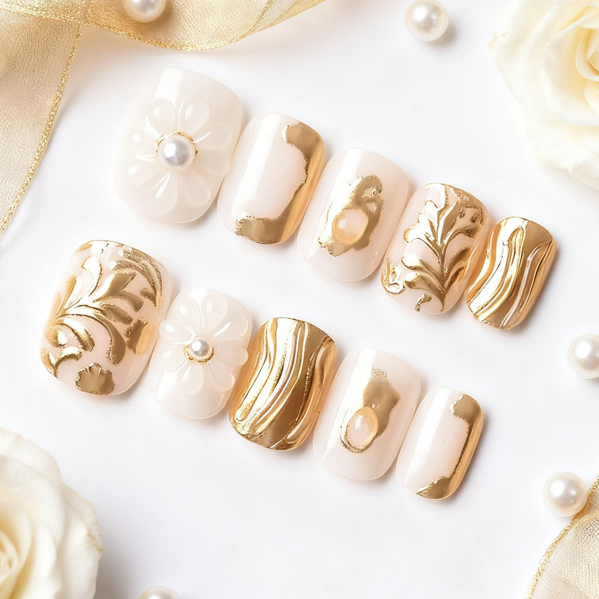 Elegantes Press-On Nagelkunstset mit goldenen Details Brehn