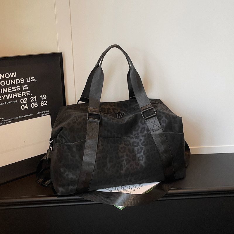 Leichte Wochenend-Duffle-Tasche Brehn