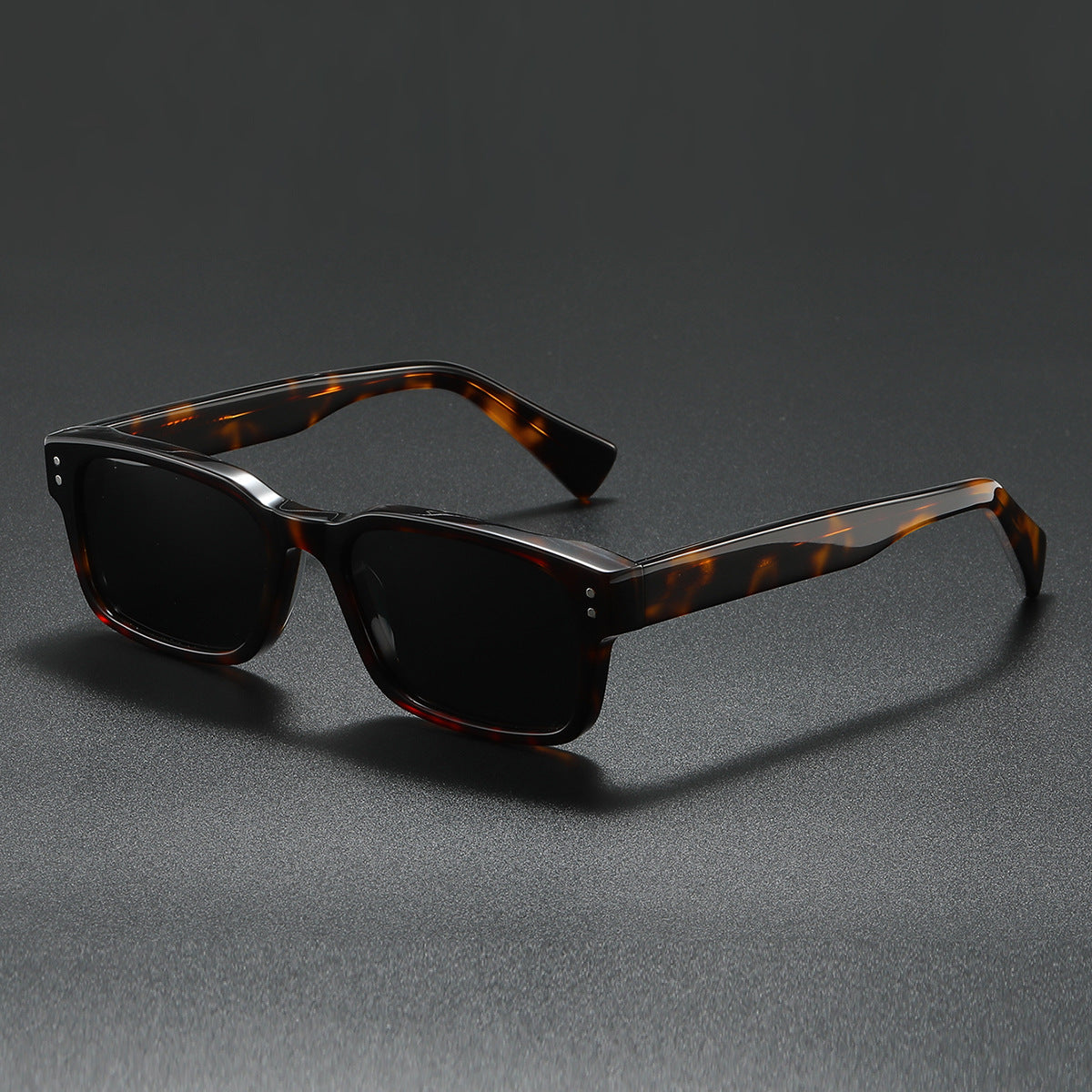 Damen Sonnenbrille im modernen, minimalistischen Design Brehn