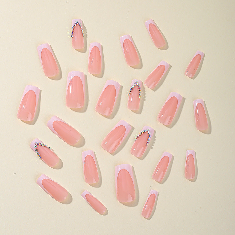 Elegante French Tip Acryl-Nagelerweiterungen mit Strassakzenten Brehn