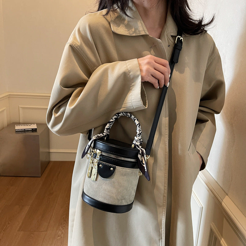 Modische strukturierte Bucket Bag Brehn