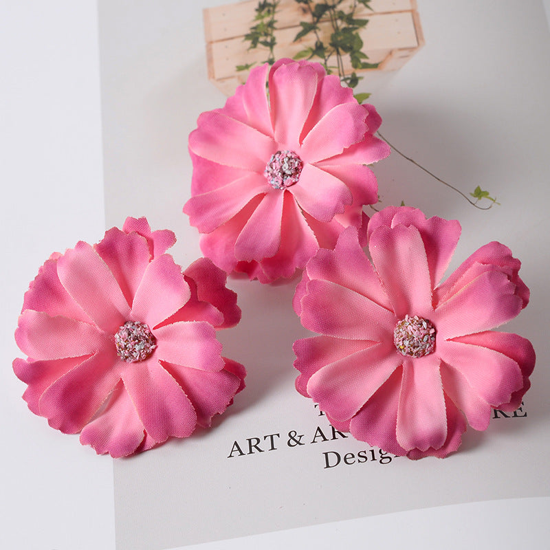 Elegante Stoffblumen-Haarklammer
