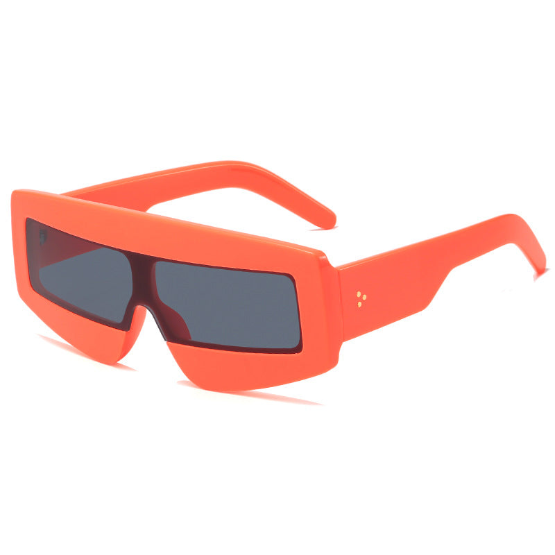 Damen futuristische Sonnenbrille im chunky Design Brehn