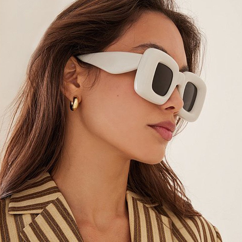 Damen rechteckige Sonnenbrille mit breitem Rahmen und schützendem UV-Filter Brehn