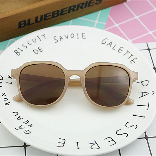 Damen modische Sonnenbrille im eleganten, achtkantigen Design Brehn