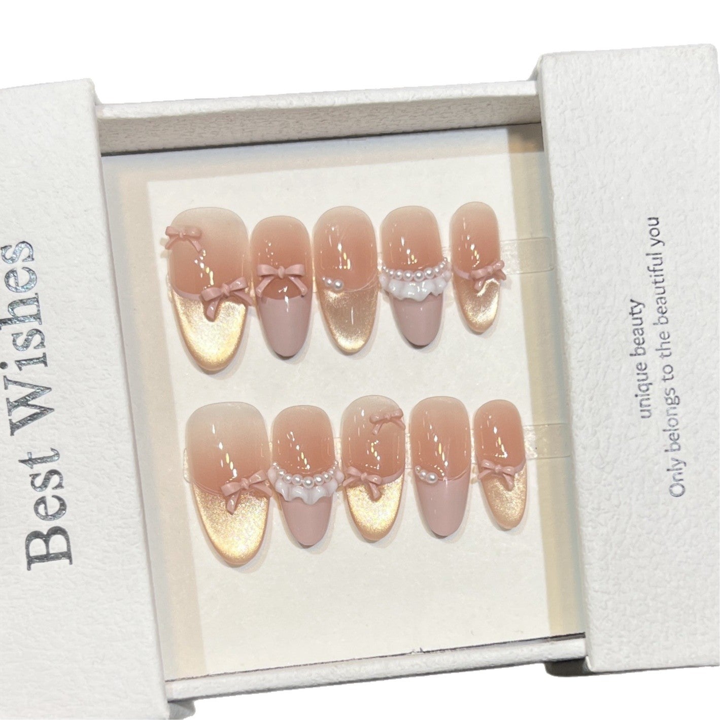 Elegantes Press-On Nagel Kunst Set mit Perlen- und Schleifenakzenten Brehn