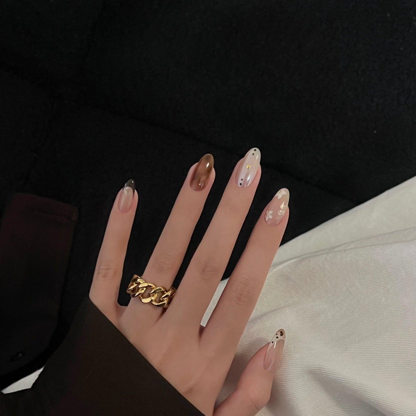 Kunstnägel Im Eleganten Pastell-Look mit Floralen Akzenten Brehn
