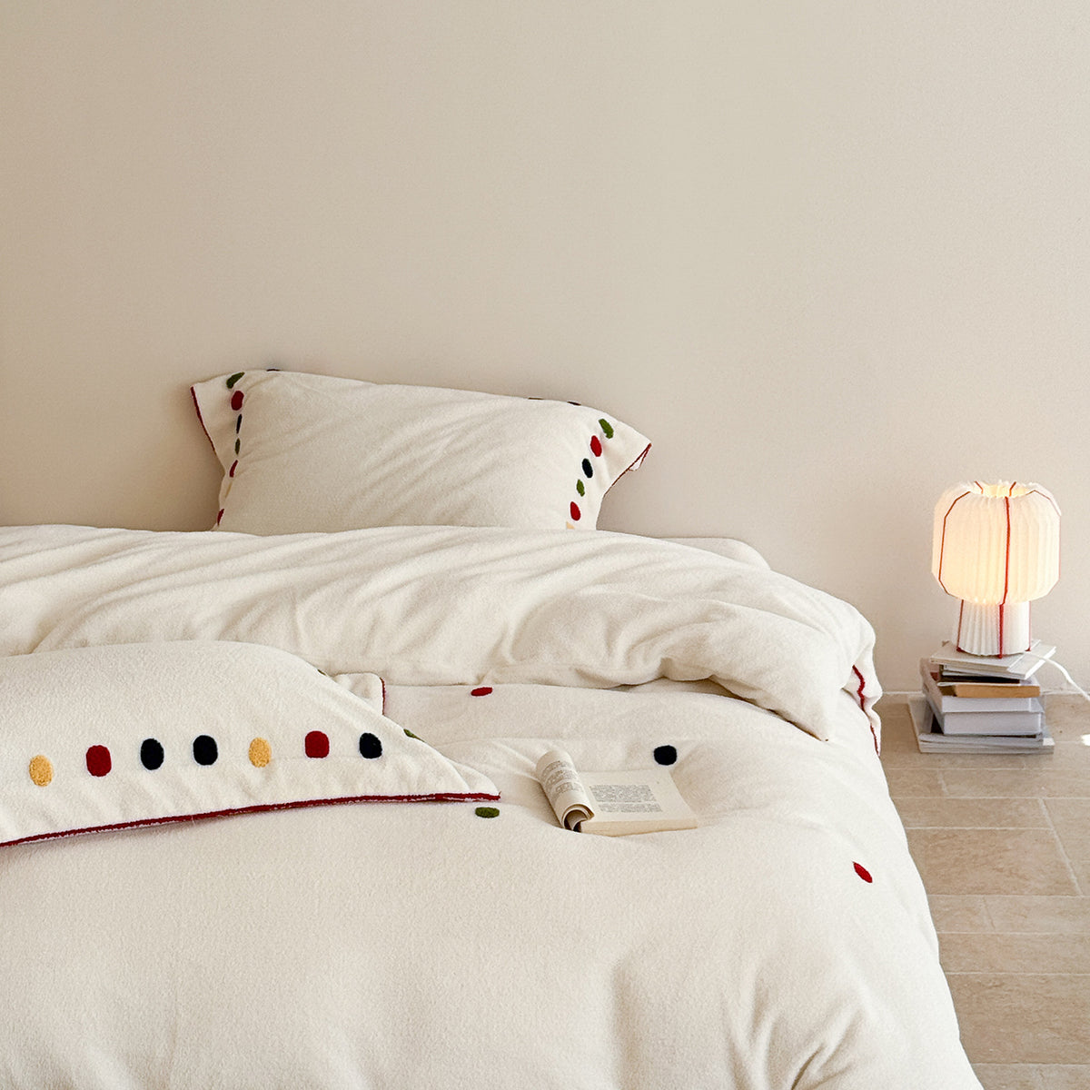 Luxuriöses Besticktes Bettbezug- und Kissenbezug-Set mit Kontrastpaspel Plush Fleece Bettwäsche