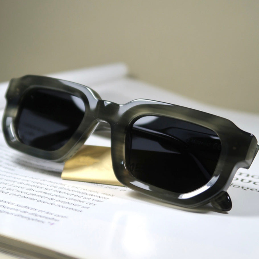 Damen Sonnenbrille im modernen geometrischen Design von Brehn