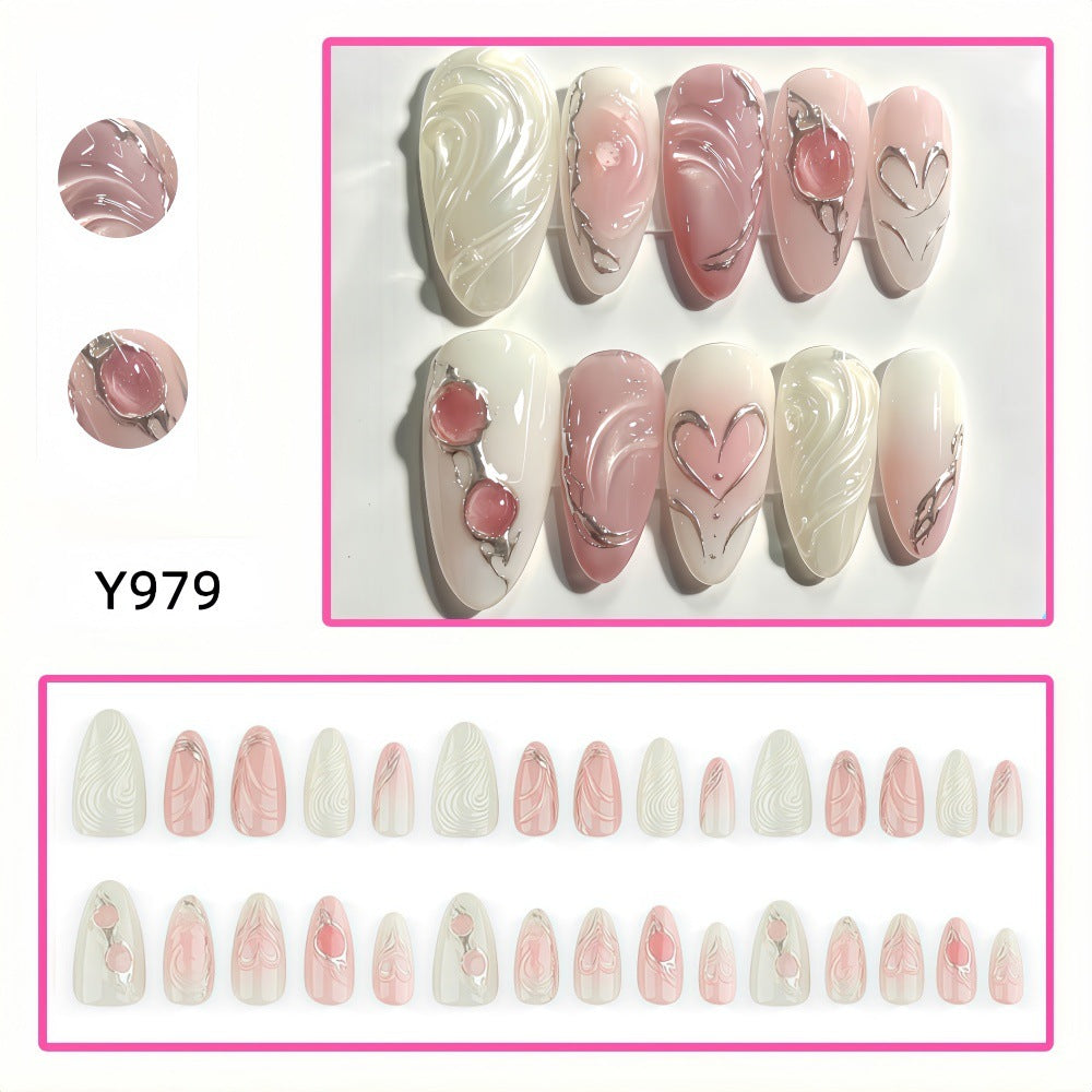 Elegantes Kunstnagelset mit Romantischem Design Brehn