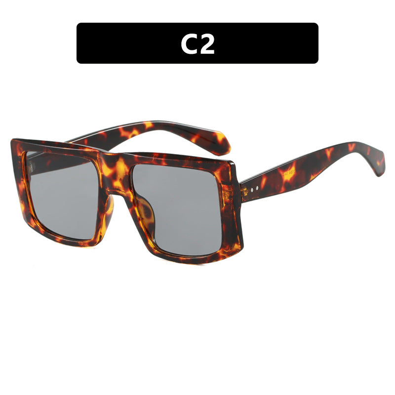 Damen quadratische Sonnenbrille mit robustem Kunststoffrahmen und schützendem UV-Filter Brehn