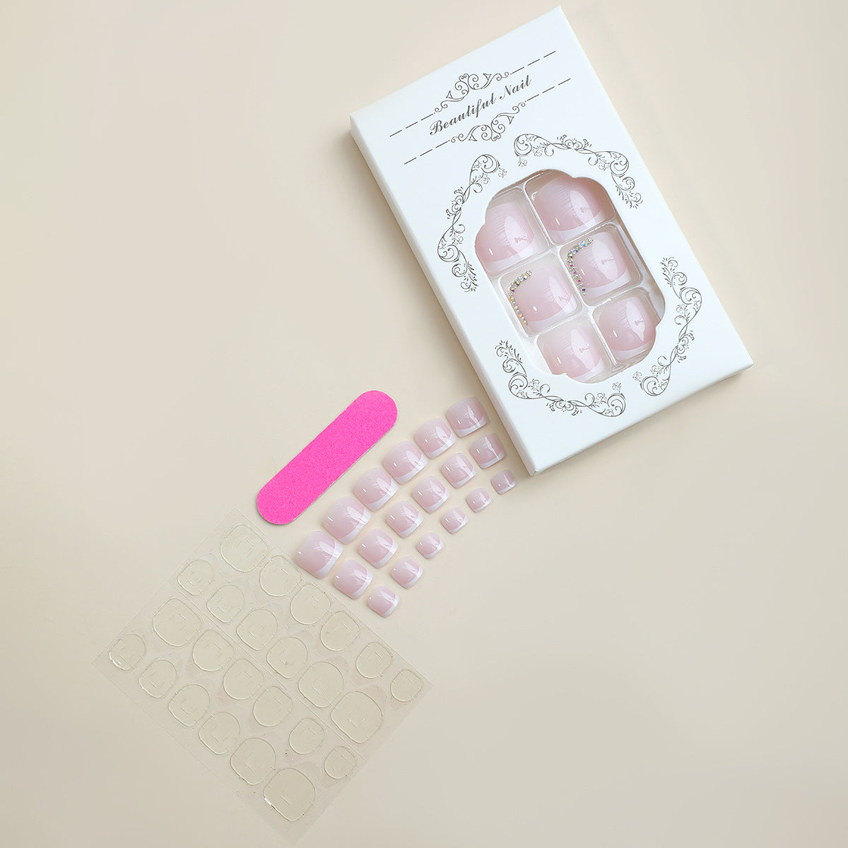 Premium Press-On Nail Set mit eleganten Designelementen Brehn