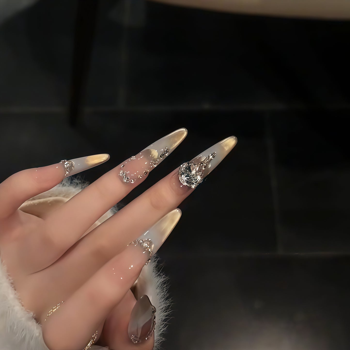 Kunstnägel mit Eleganten Strass-Akzenten Brehn