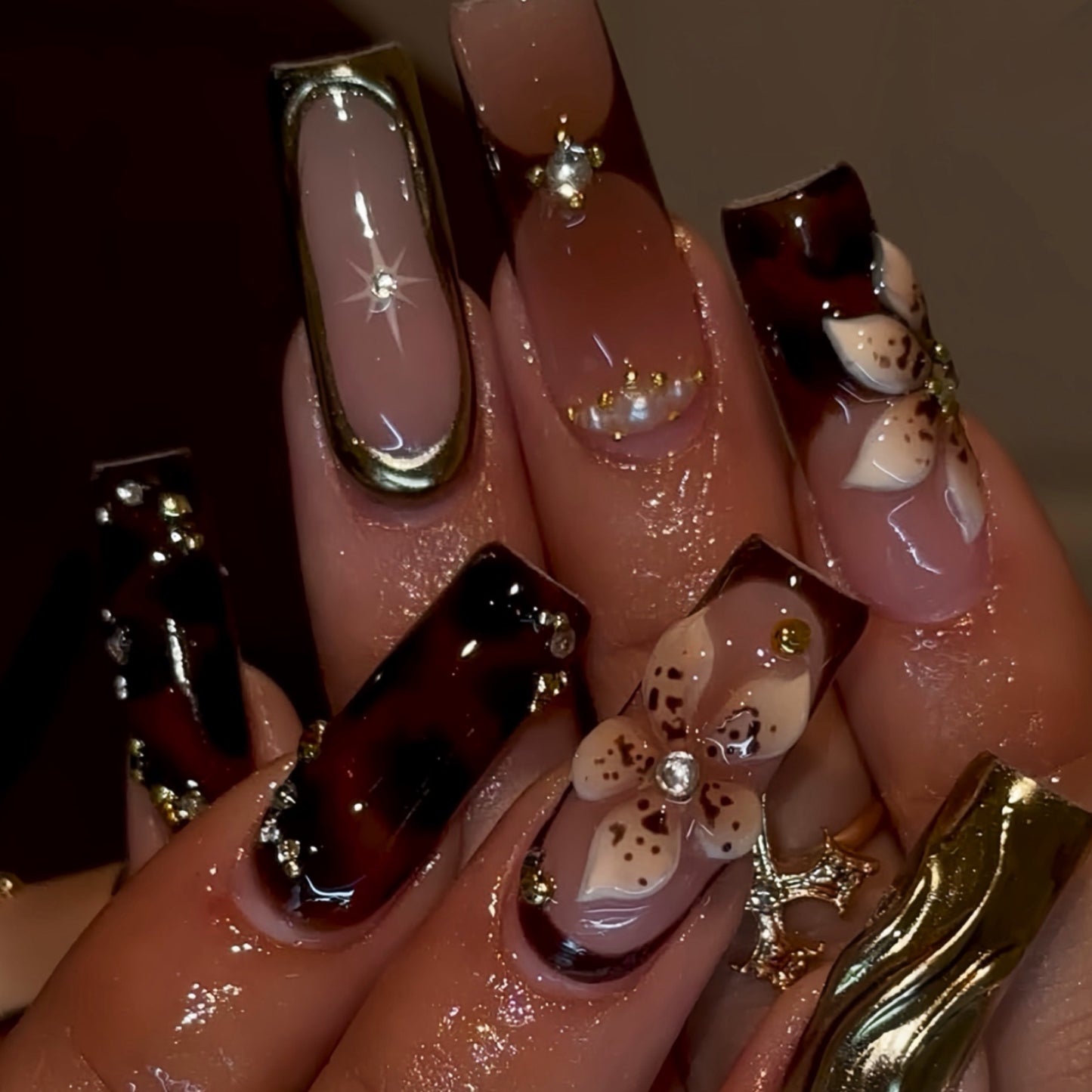 Ornate Press-On Nail Art Extensions Brehn