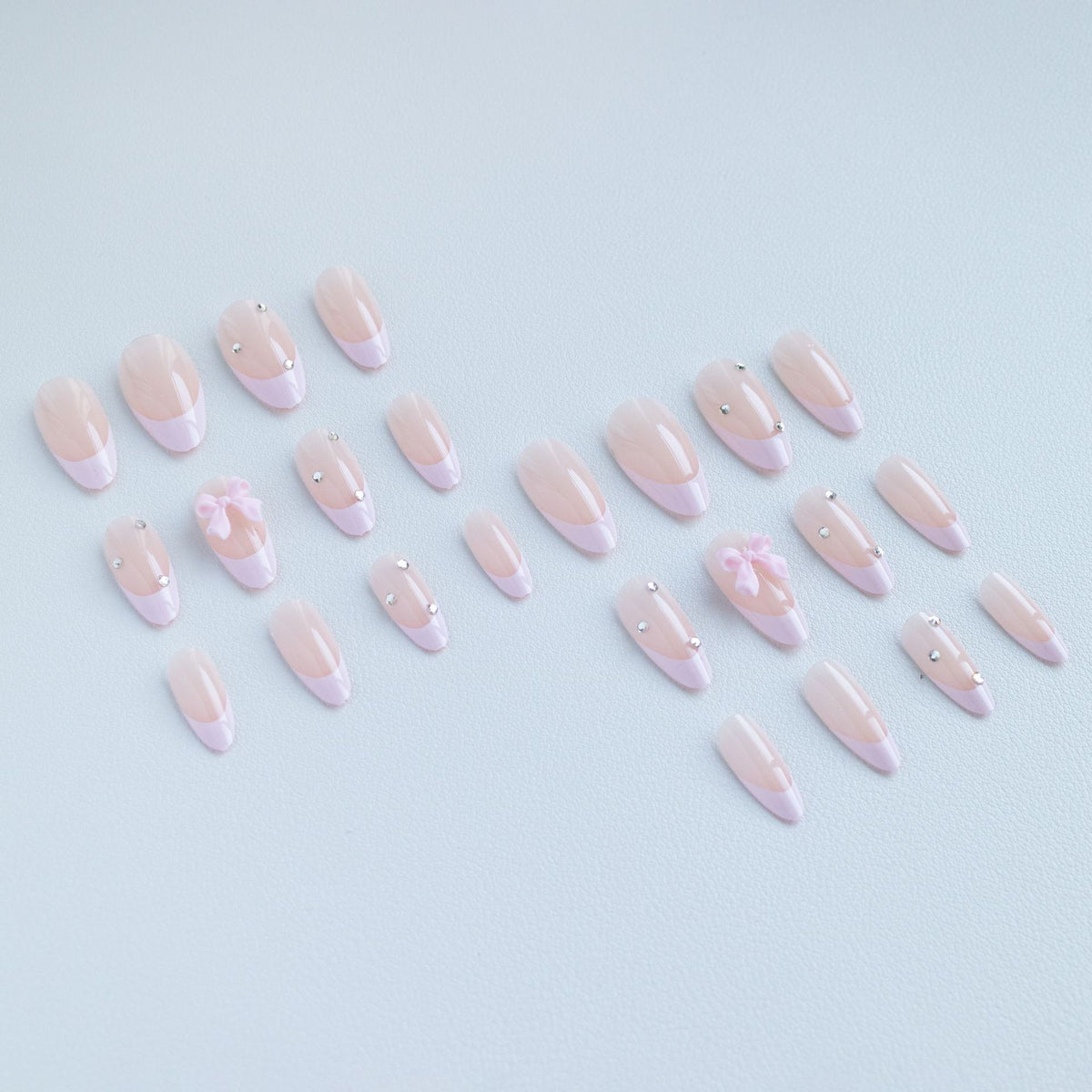 Elegante französische Spitzen-Nagelkunst