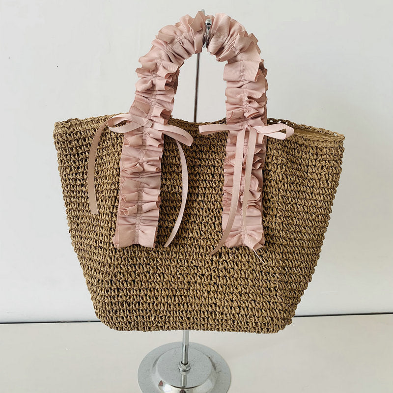 Gehäkelte Strandtasche mit Eleganten Satinakzenten Brehn