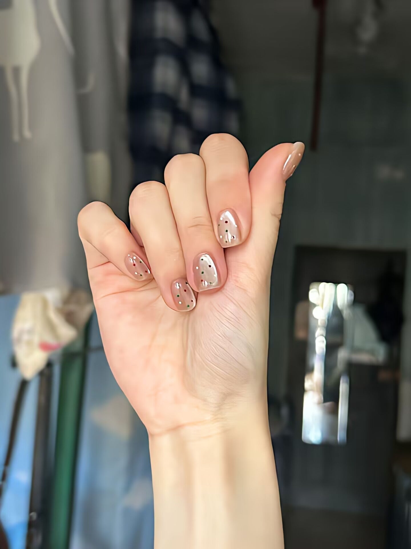Trendige Kunstnägel mit Glitzer-Effekten Brehn